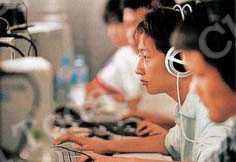 
Students often find computer games an effective way of offsetting academic pressure.
Photos by China Foto Press
