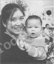 
Jin Yu et son bébé
