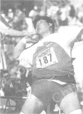 
Bei der 25. Olympiade gewann Huang Zhihong die Silbermedaille im Kugelstoßen

